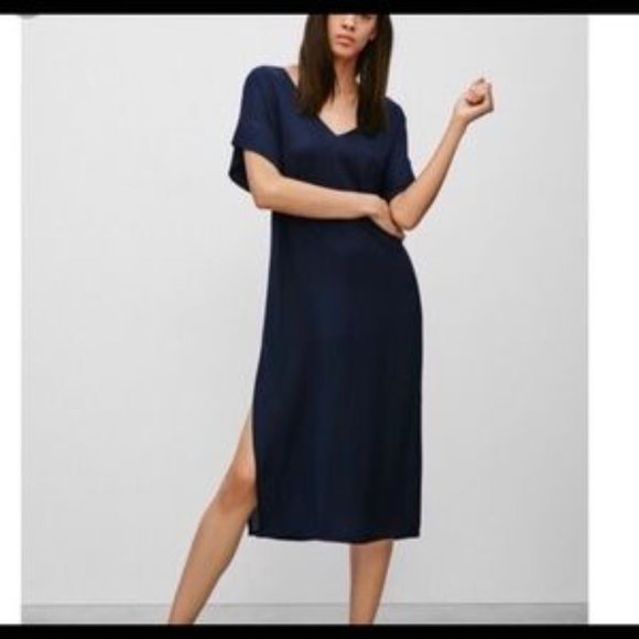 Aritzia Babaton Oversized V Neck Midi Dress Size XXS - Picture 1 of 11